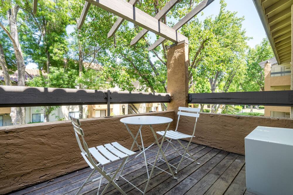 Photo of Patio Balcony in Shoreline West