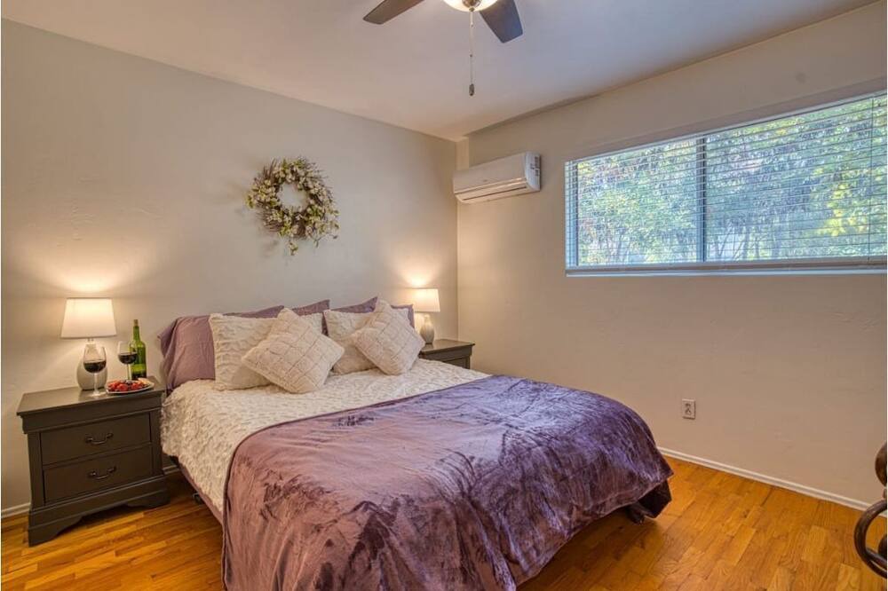 Photo of Bedroom in Kernville
