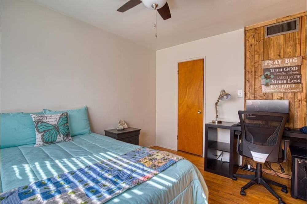Photo of Bedroom in Kernville