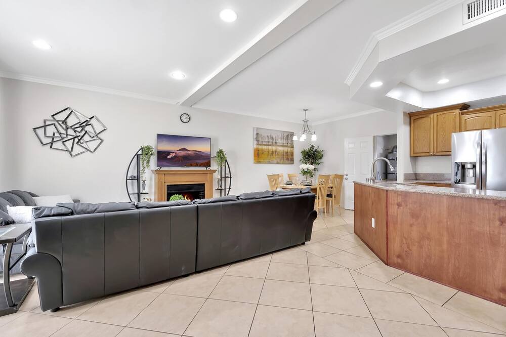 Photo of Bedroom in Pico Rivera