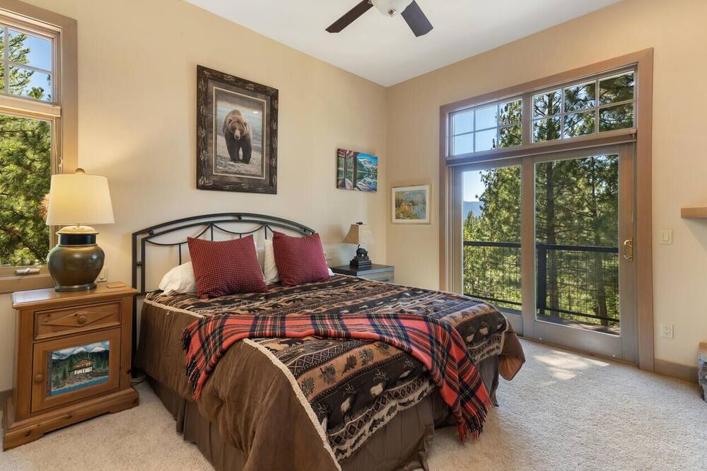 Photo of Bedroom in Gold Mountain