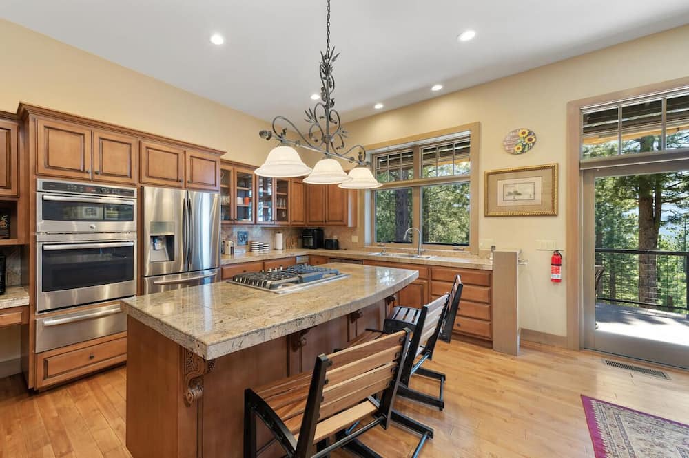 Photo of Kitchen in Gold Mountain