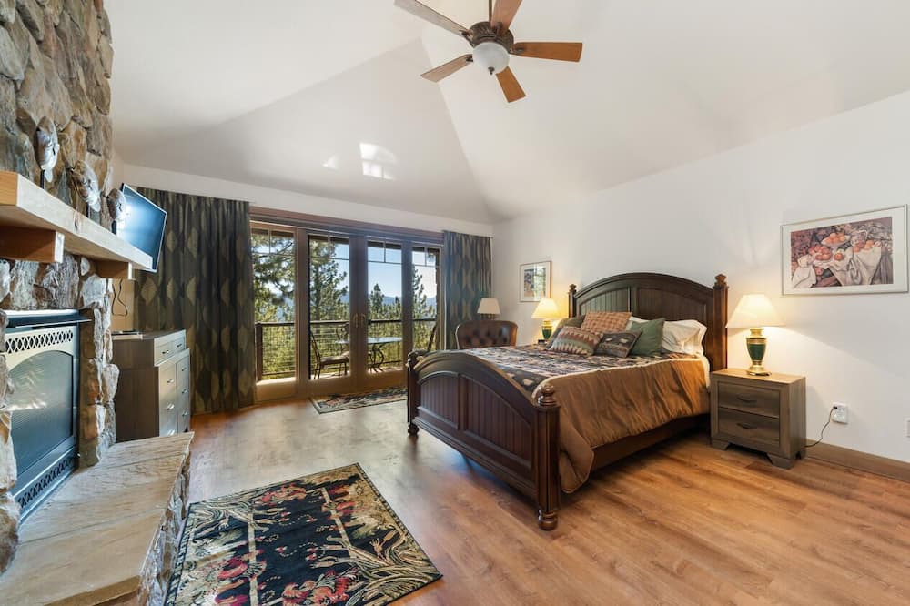 Photo of Bedroom in Gold Mountain