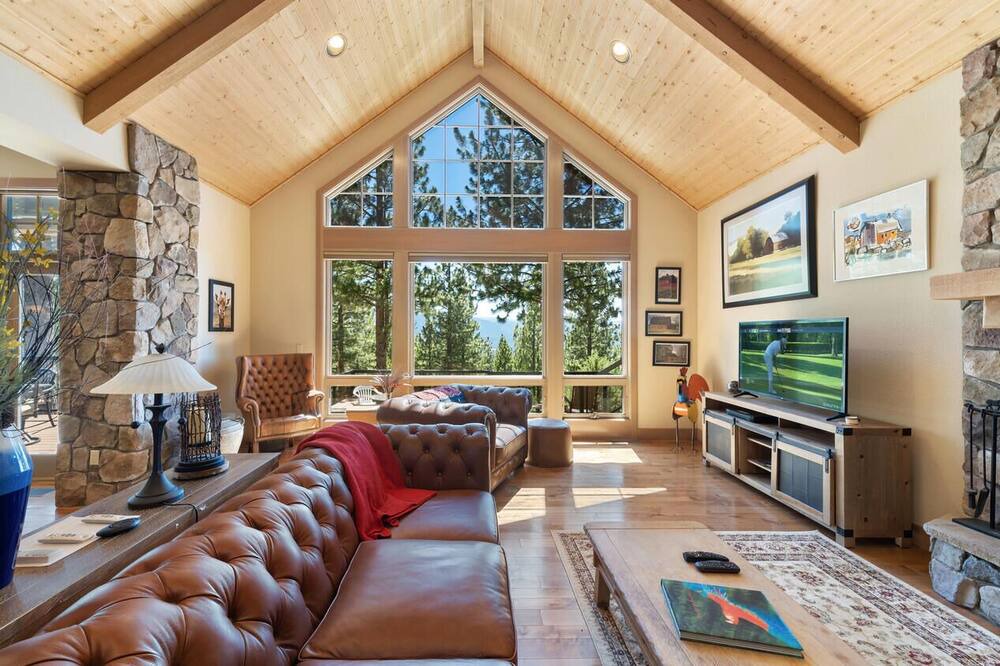 Photo of Livingroom in Gold Mountain