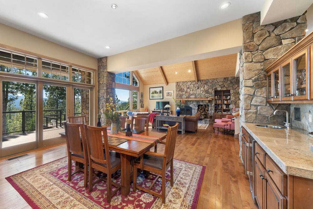 Photo of Kitchen in Gold Mountain
