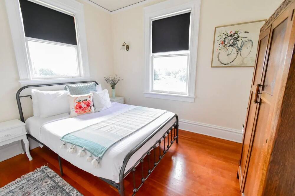 Photo of Bedroom in Lincoln Acres