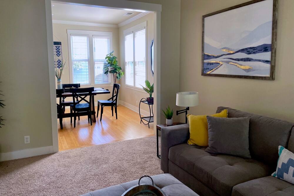 Photo of Livingroom in Chico