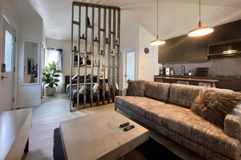 Photo of Livingroom in Ladera Heights
