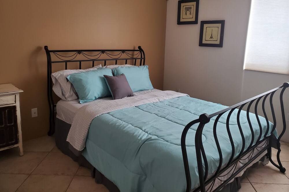 Photo of Bedroom in South Mountain