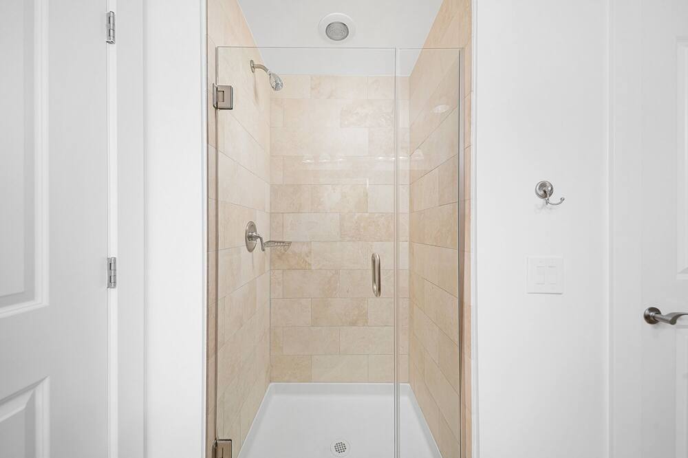 Photo of Bathroom in Commerce