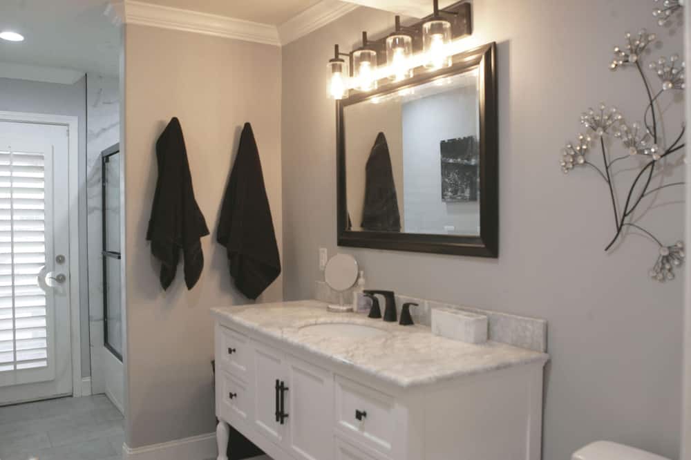 Photo of Bedroom in Discovery Bay