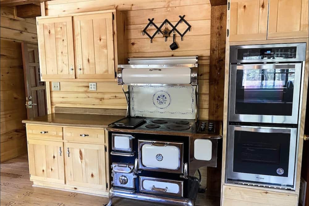 Photo of Kitchen in Ponderosa Park