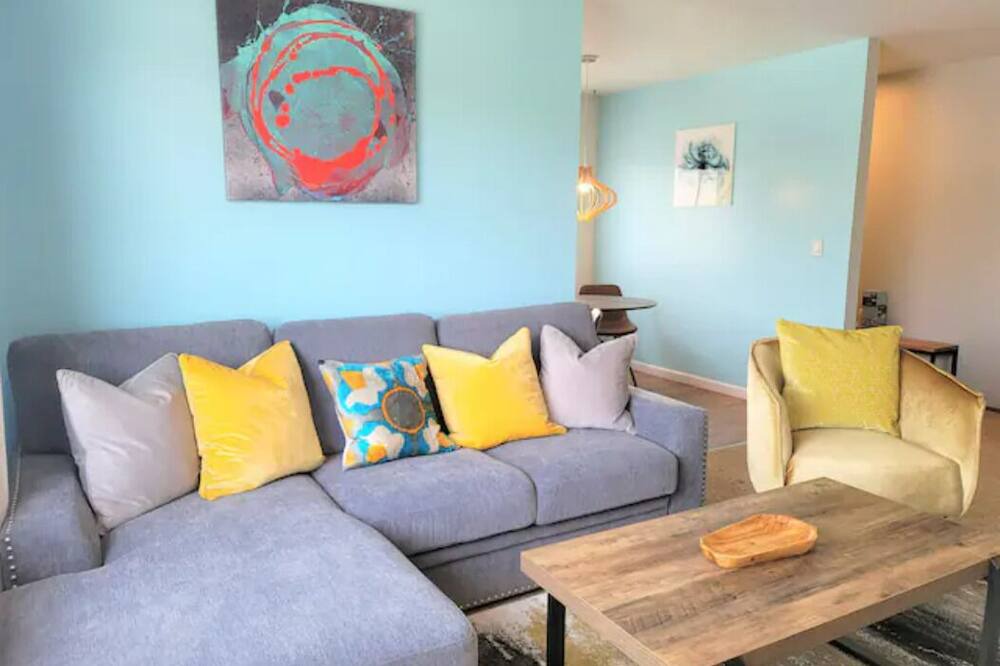 Photo of Livingroom in Old Mountain View