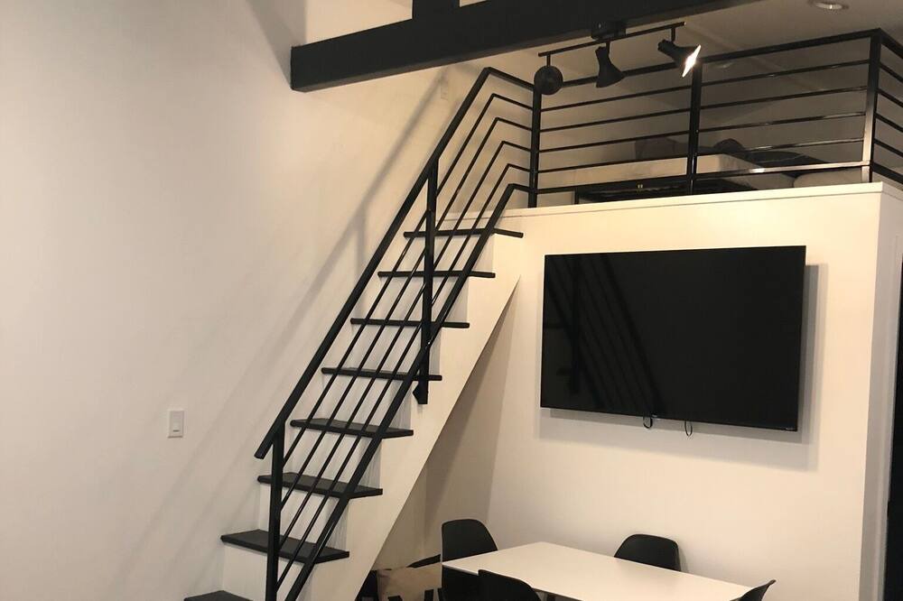 Photo of Livingroom in Encino