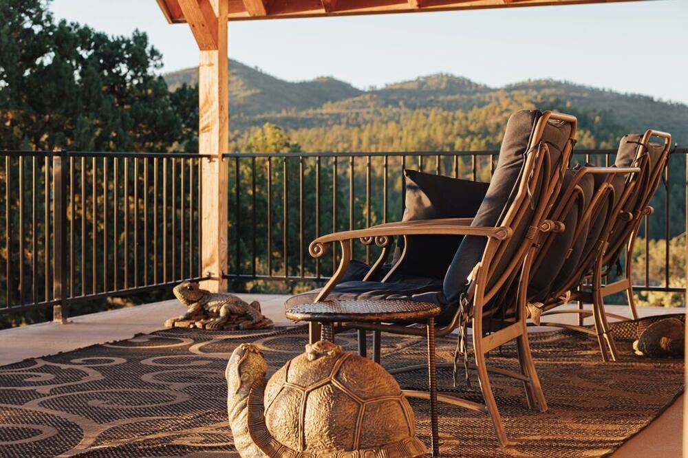 Photo of Patio Balcony in Highland Pines