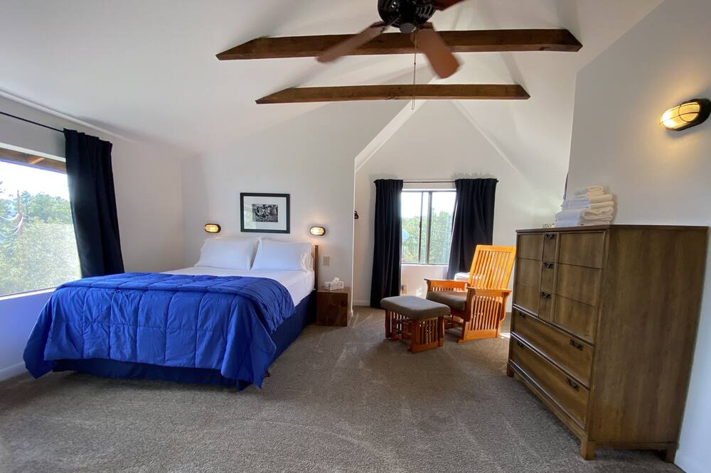 Photo of Bedroom in Highland Pines