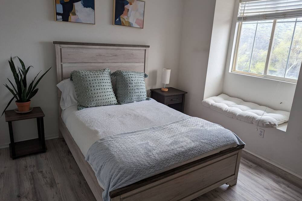 Photo of Bedroom in Lake Elsinore