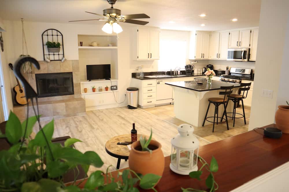 Photo of Kitchen in Lake Elsinore