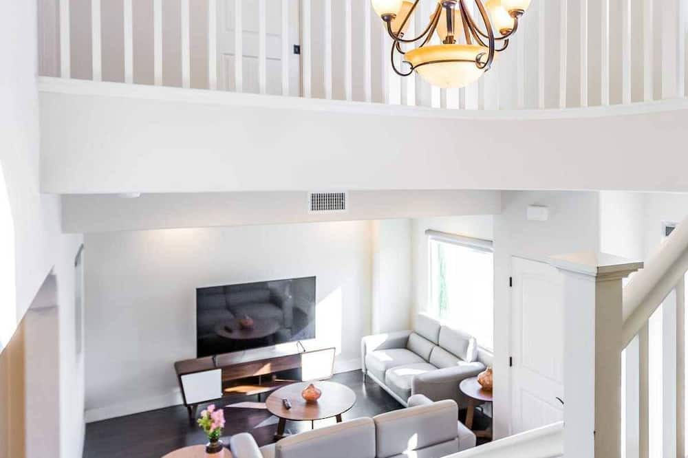 Photo of Livingroom in Glendora