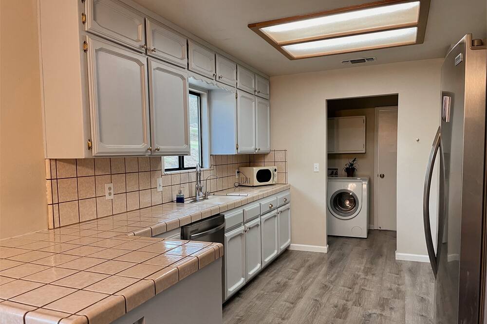 Photo of Kitchen in Yosemite Lakes