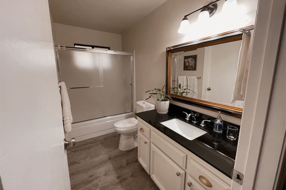 Photo of Bathroom in Yosemite Lakes