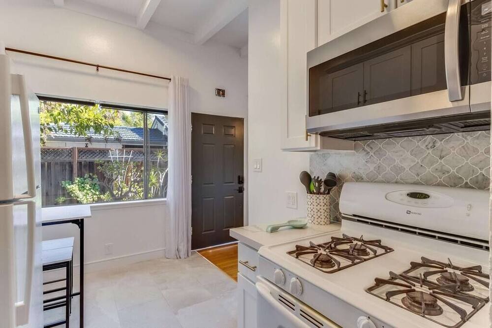 Photo of Kitchen in Shoreline West