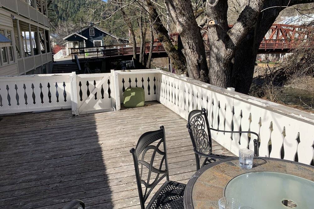 Photo of Patio Balcony in Downieville