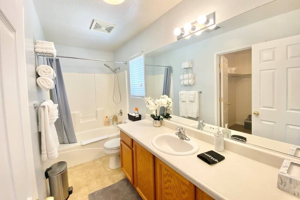 Photo of Bathroom in Visalia