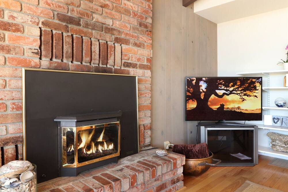 Photo of Livingroom in Jenner
