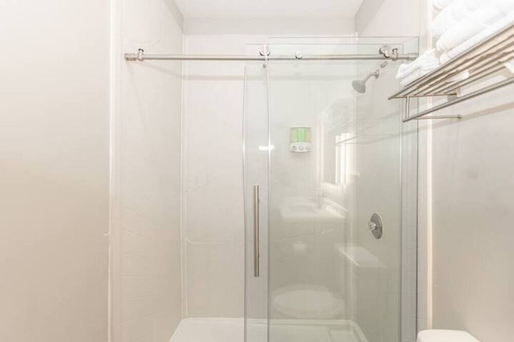 Photo of Bathroom in Midway District