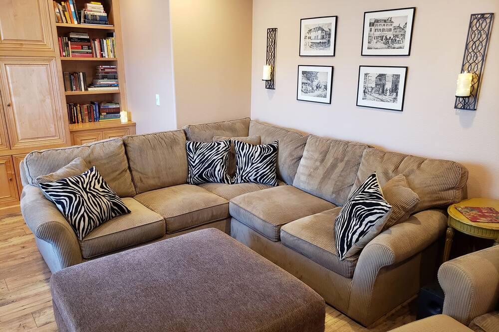 Photo of Livingroom in Napa