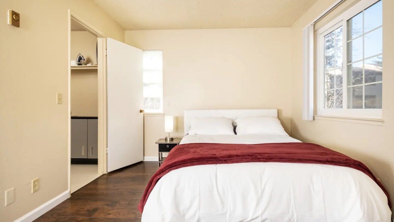 Photo of Bedroom in Mountain View