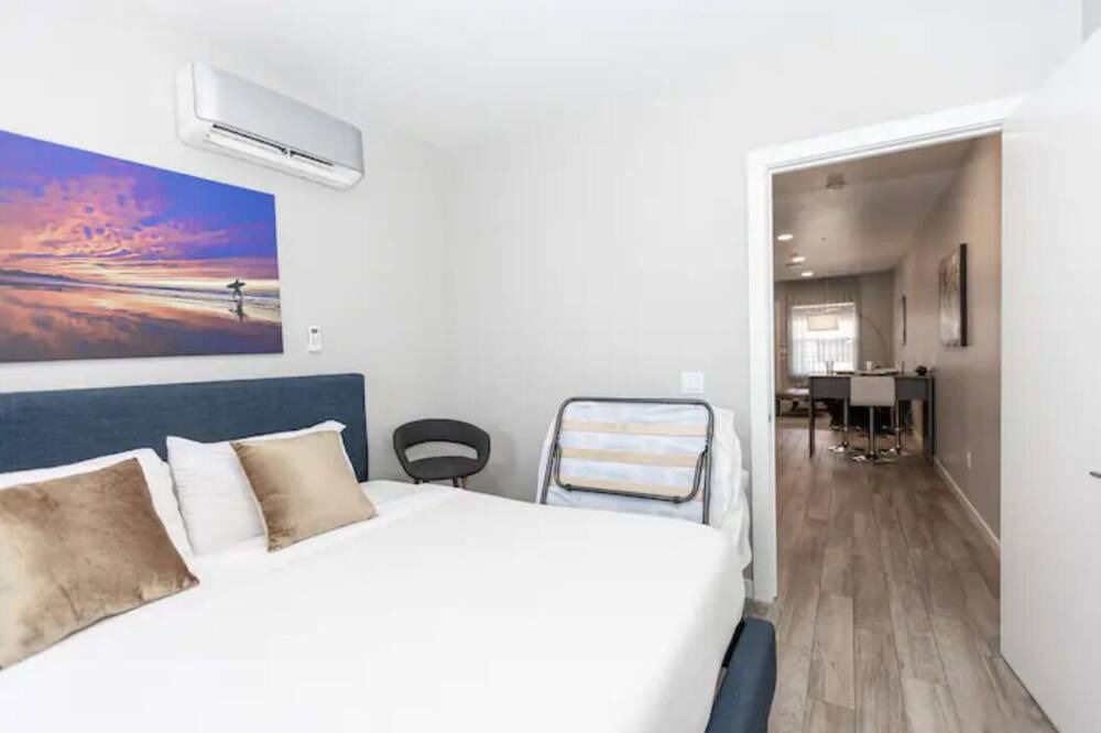 Photo of Bedroom in Midway District
