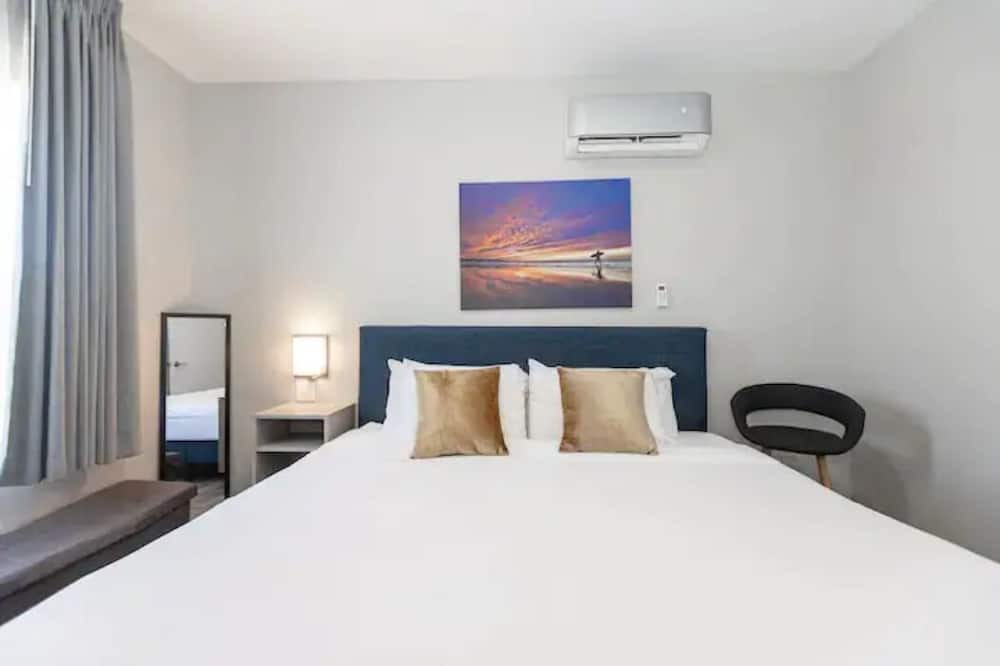 Photo of Bedroom in Midway District