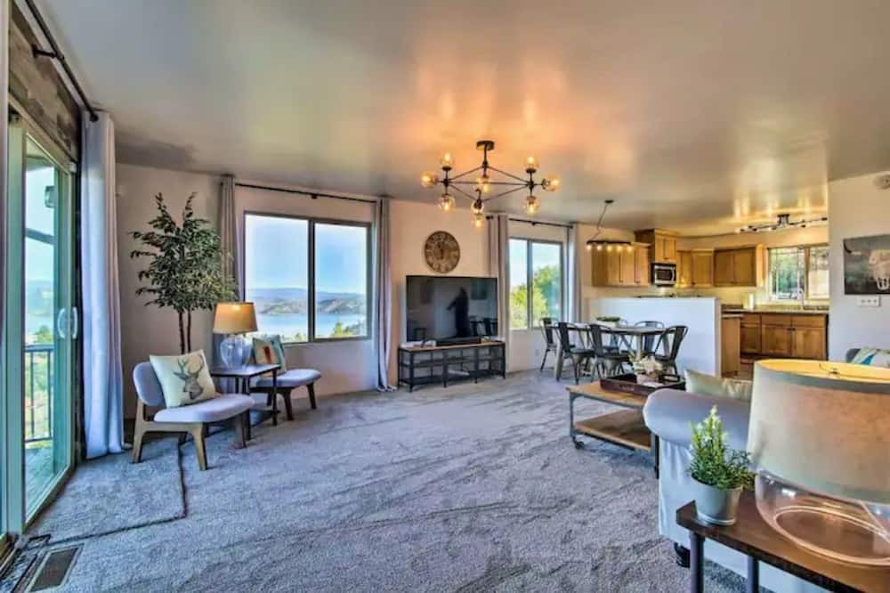 Photo of Bedroom in Kelseyville