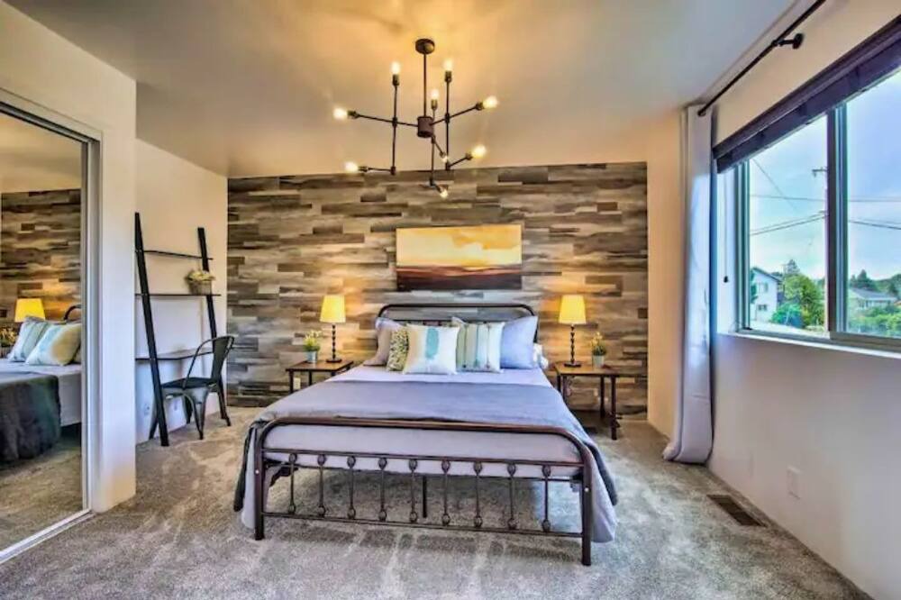 Photo of Bedroom in Kelseyville
