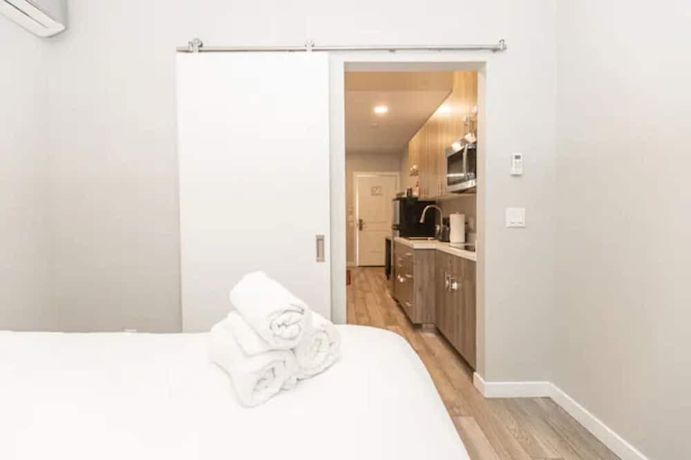 Photo of Bedroom in Midway District