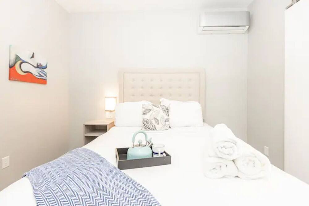Photo of Bedroom in Midway District