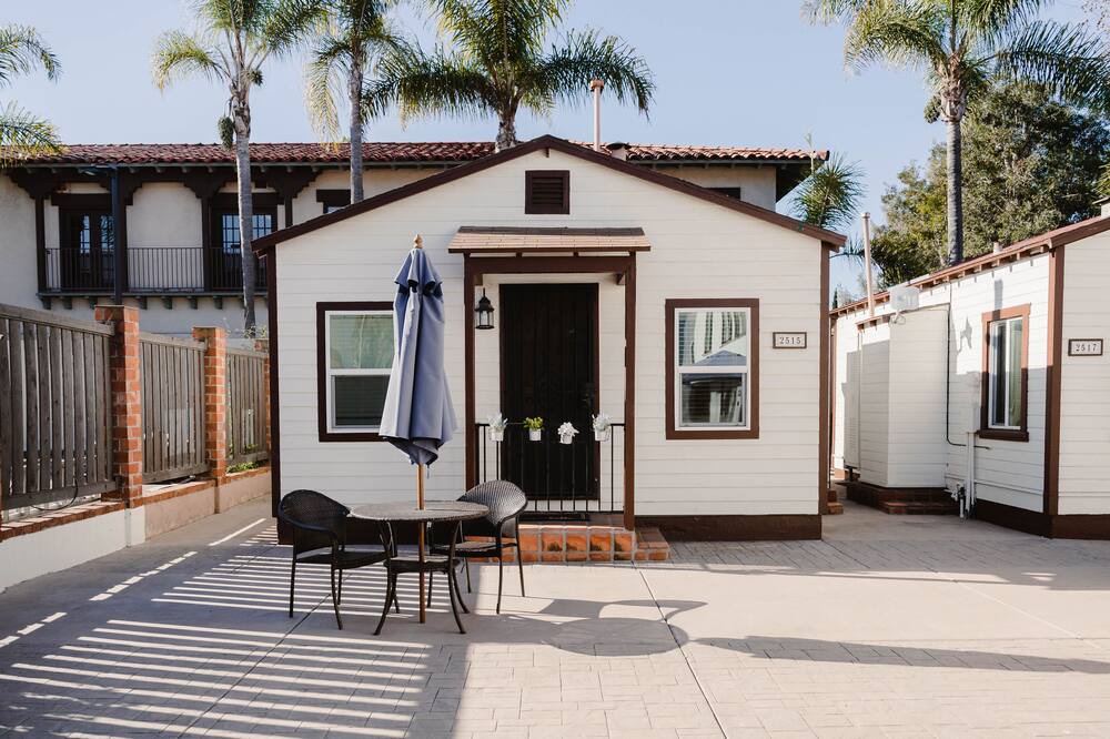 Photo of Patio Balcony in Midway District