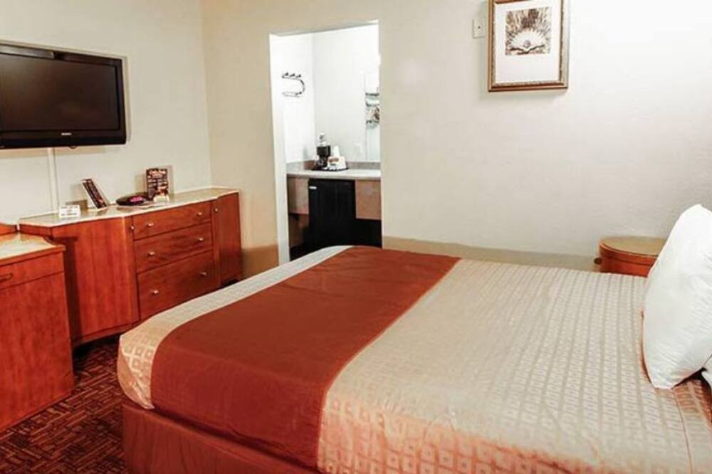 Photo of Bedroom in Midway-Pacific Highway
