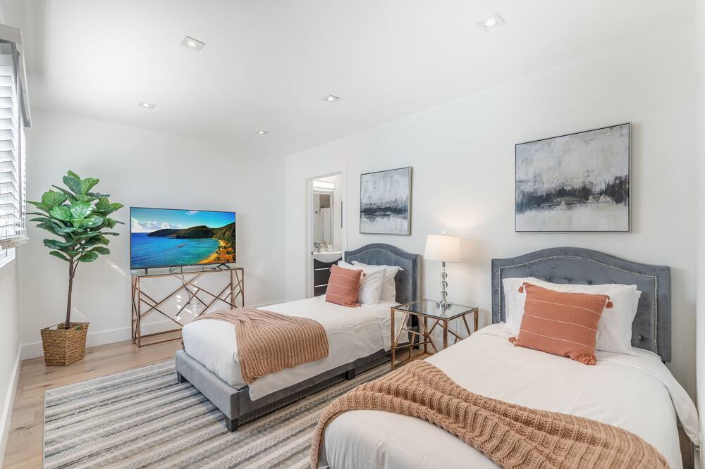 Photo of Bedroom in Studio City