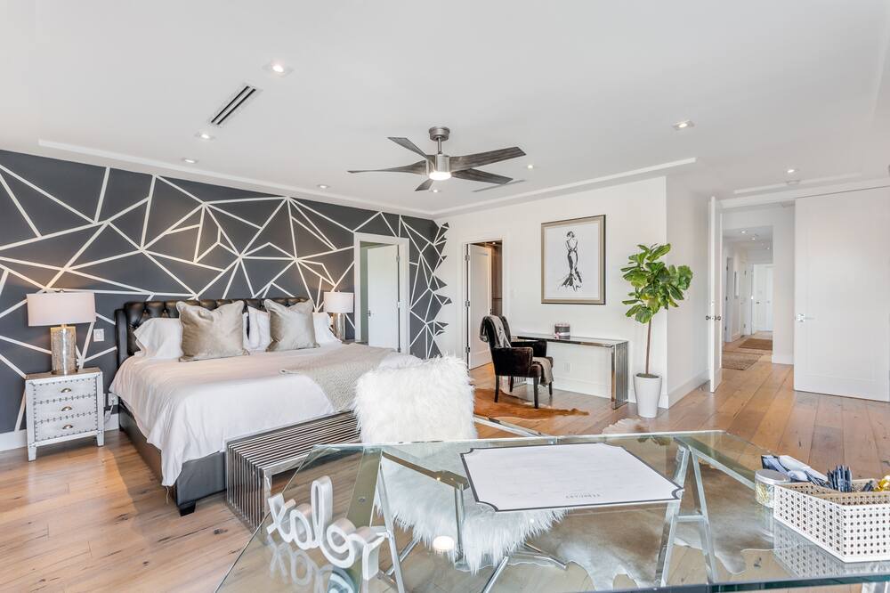 Photo of Bedroom in Studio City
