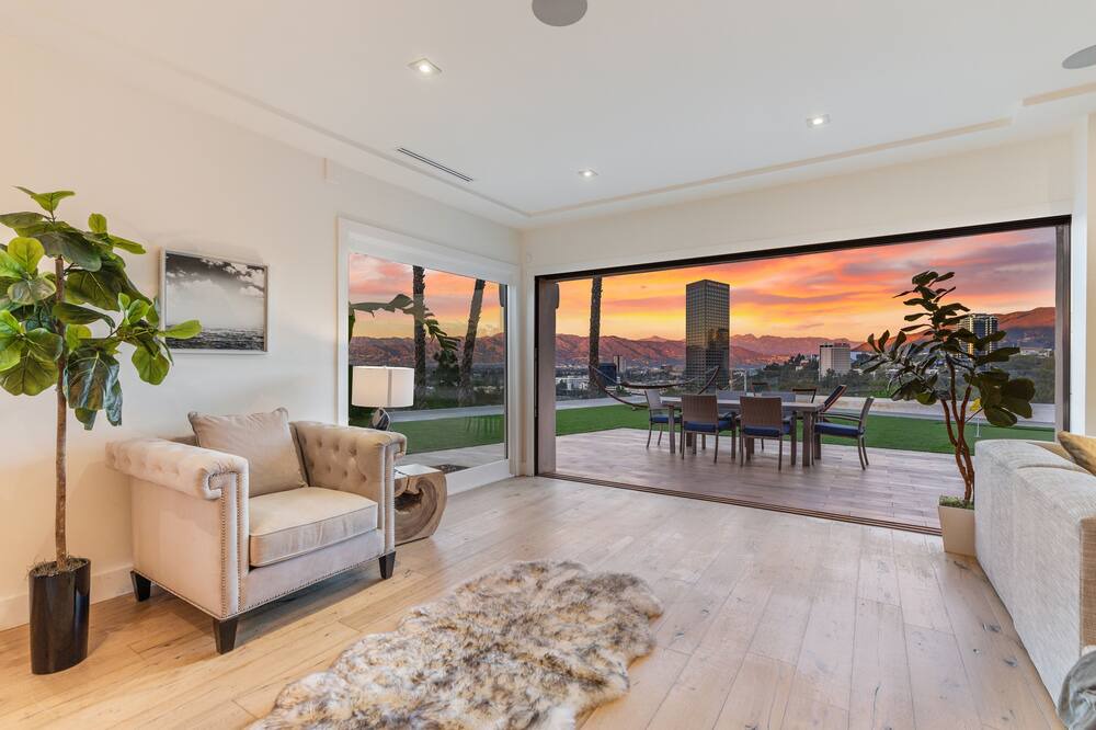 Photo of Livingroom in Studio City