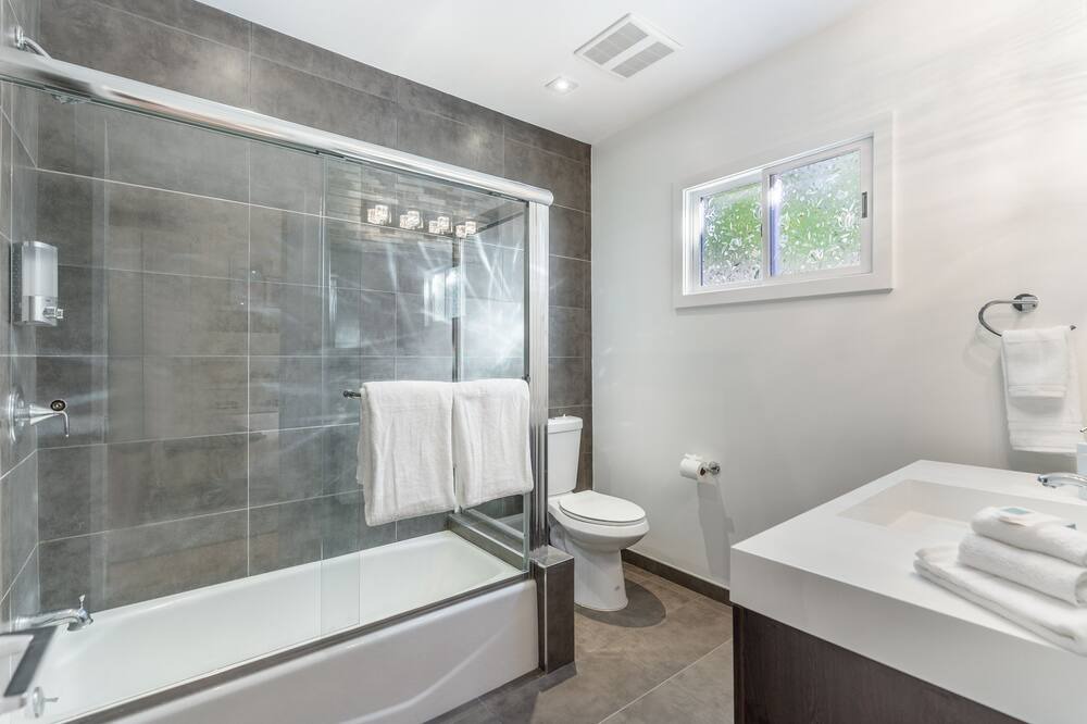 Photo of Bathroom in Studio City