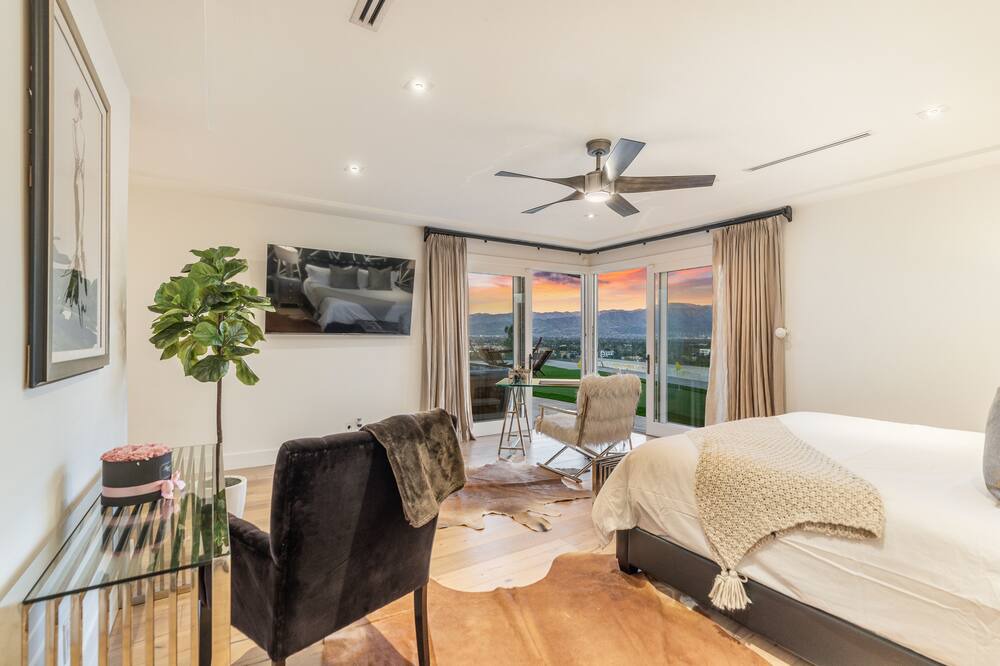 Photo of Bedroom in Studio City