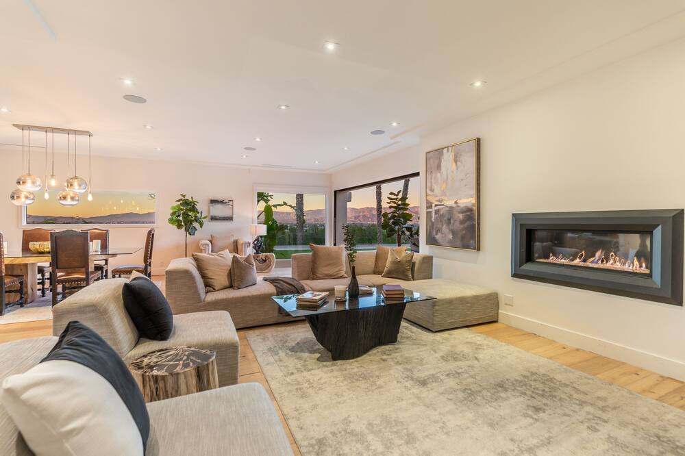 Photo of Livingroom in Studio City