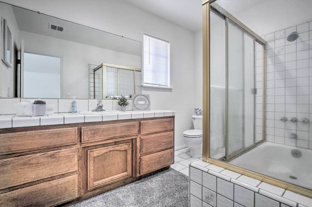 Photo of Bathroom in Pumpkin Center