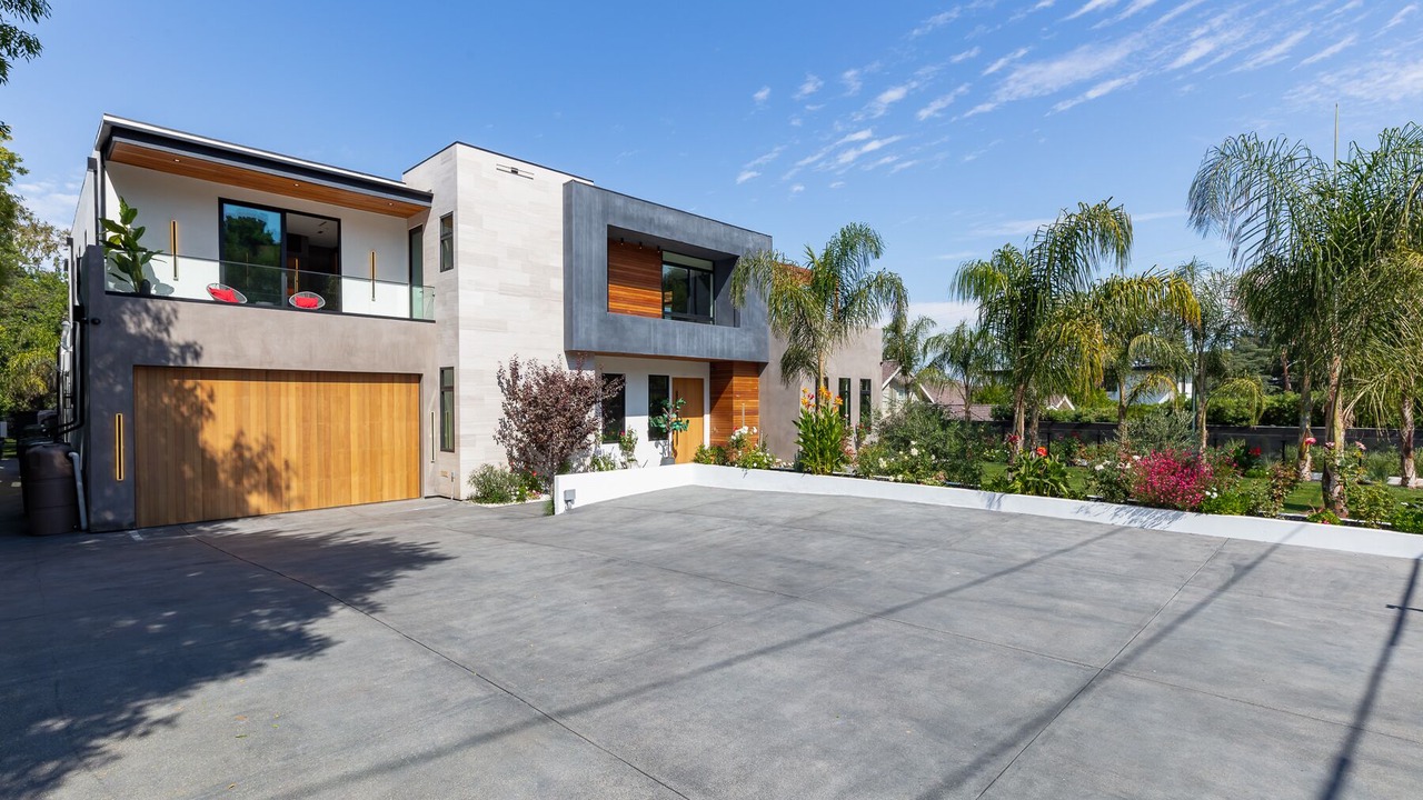 Photo of Outdoor in Tarzana