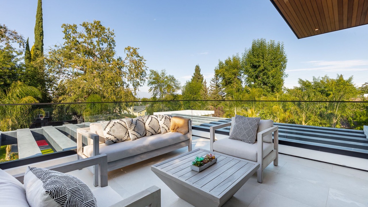 Photo of Outdoor in Tarzana