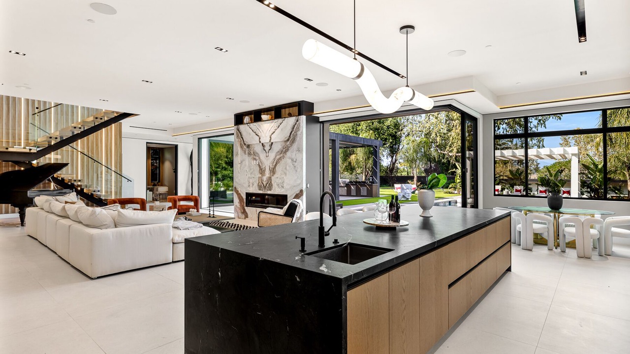 Photo of Kitchen in Tarzana